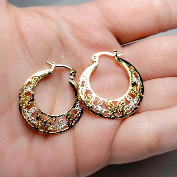 🎀14k Hollowed out Butterfly Hoops - Picture 3 of 6